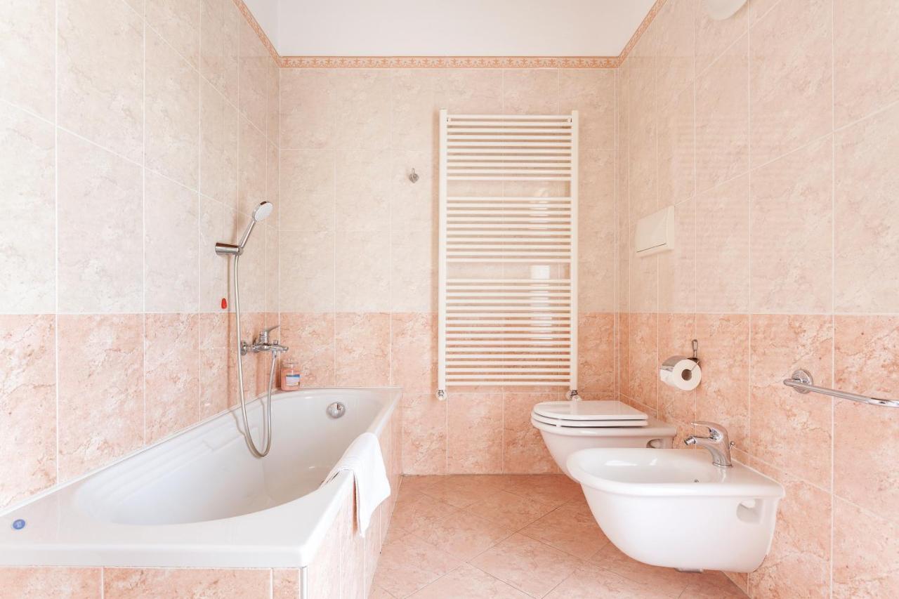 Apartment Misiadele カルナーゴ エクステリア 写真